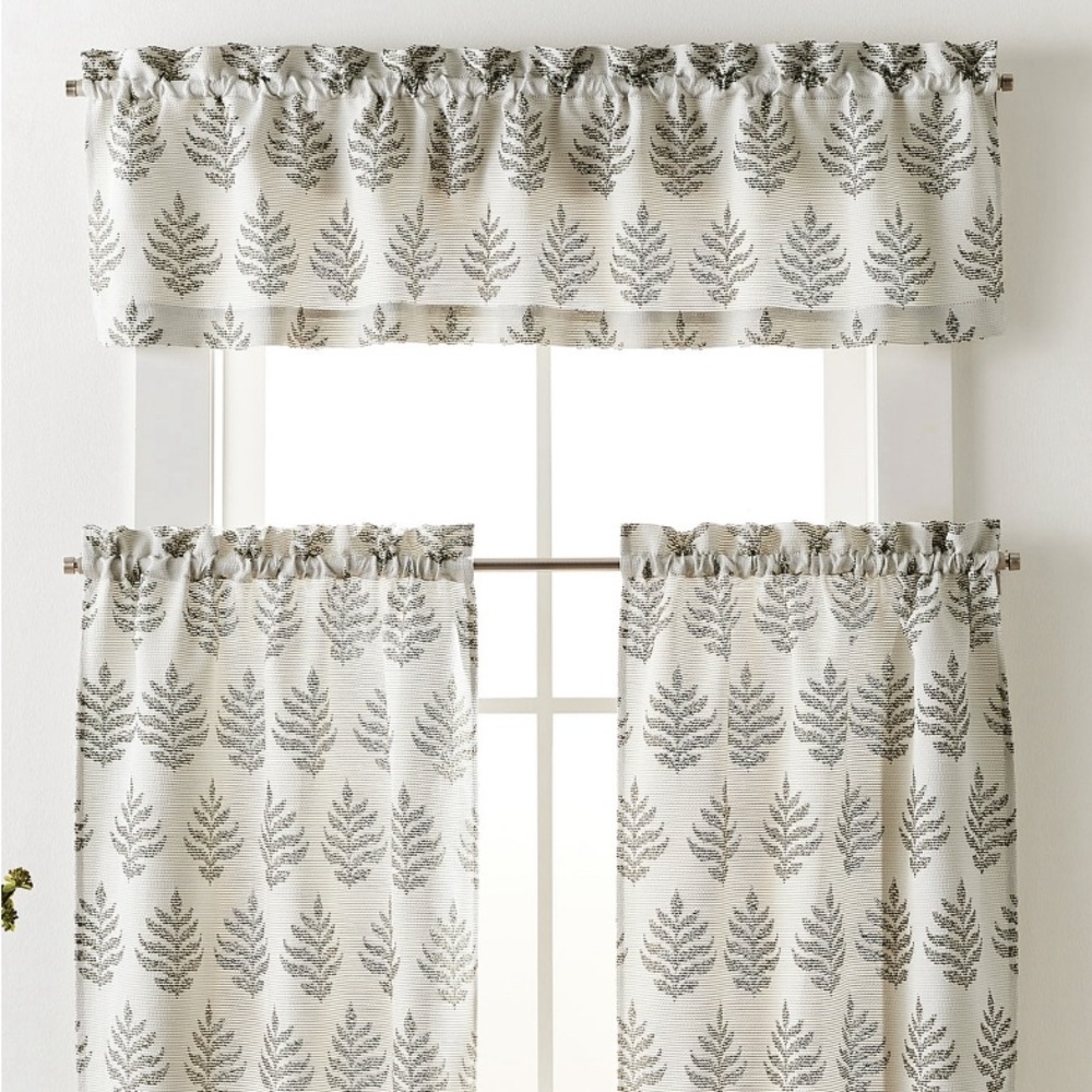 Better Home & Gardens Small Window 🪟 Curtain Set (2)